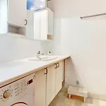 6 Person In Aakirkeby-by Traum Åkirkeby