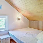 6 Person In Aakirkeby-by Traum *