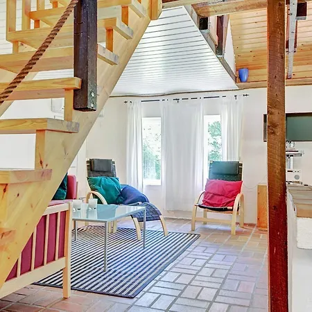 Feriehus 6 Person In Aakirkeby-by Traum