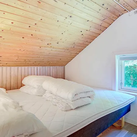 6 Person In Aakirkeby-by Traum Feriehus *