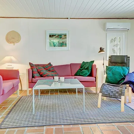 6 Person In Aakirkeby-by Traum Feriehus *